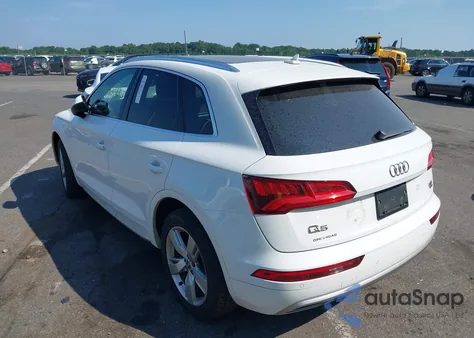 2018 Audi Q5 2.0T Premium/2.0T Tech Premium z USA, uszkodzony, nr VIN WA1BNAFY9J2220413